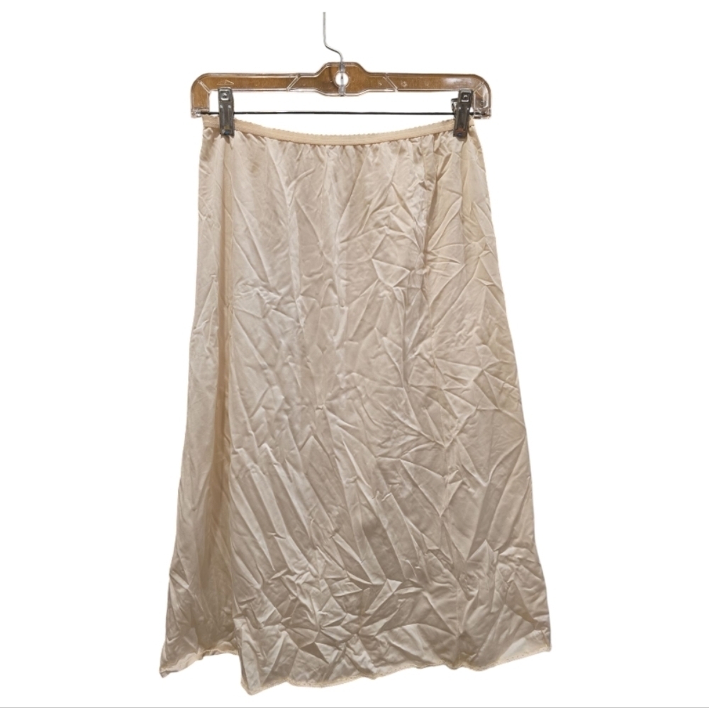 VTG  Shadow Line 100% Nylon Ivory Half Slip